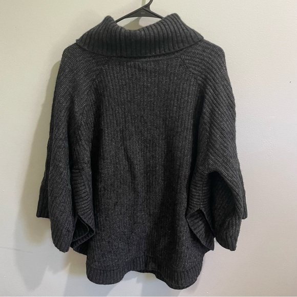 UGG Women's Raelynn Sweater Poncho Size XL Cozy Warm Kangaroo Pocket Knit - Picture 5 of 5